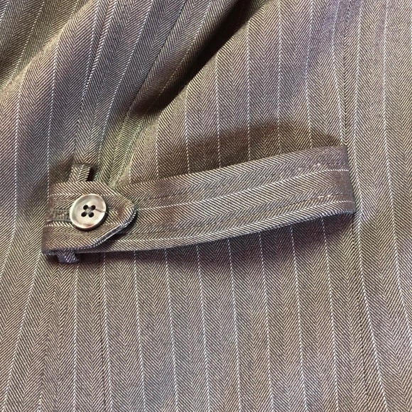 Vest - Picture 3 of 4